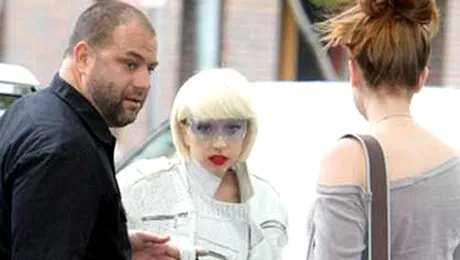 Lady Gaga, o diva din ce in ce mai ciudata! (poze)