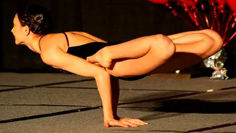 Pozitii extreme in yoga (Poze)