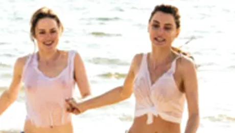 Au dezbrăcat-o italienii: Catrinel Menghia, în scene incredibile!