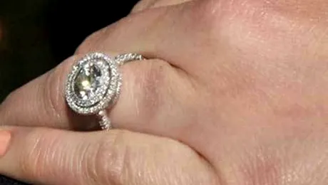 Natalie Portman are inel de logodna eco