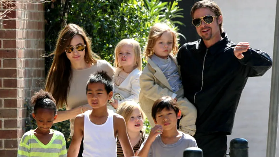 Brad Pitt şi Angelina Jolie îl aşteaptă pe Moş Crăciun în Australia
