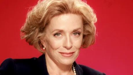 Vedeta din „Doi bărbaţi şi jumătate” se iubeşte cu o femeie mai tânără ca ea!