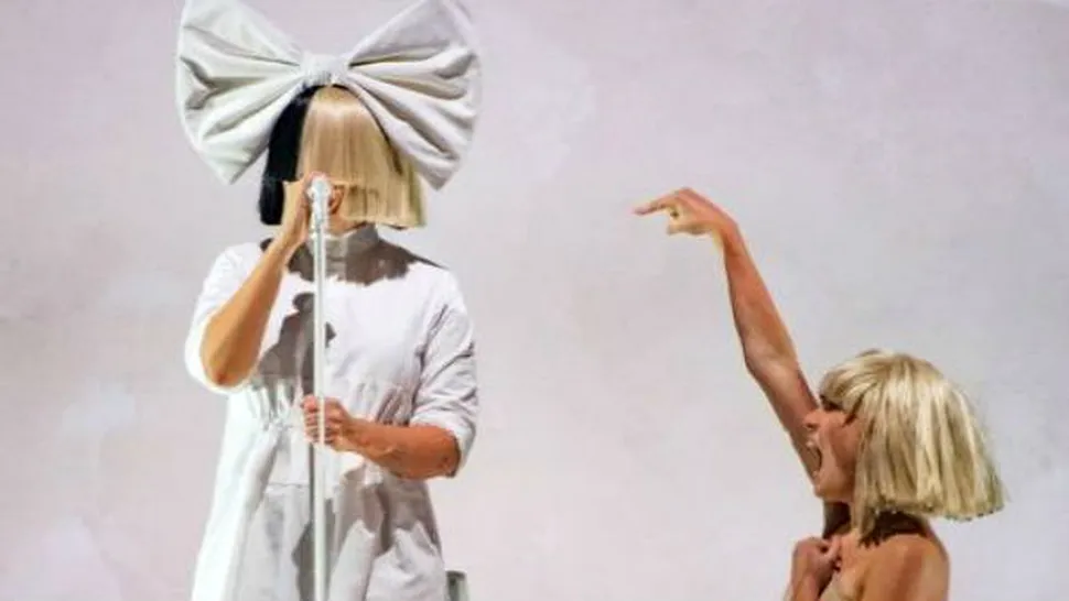 S-a căsătorit în secret, iar acum Sia divorţează! Cum arată partenerul ei - FOTO