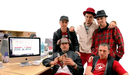 SIMPLU – În vremuri de criză, marionete şi pufulete… pentru fete!