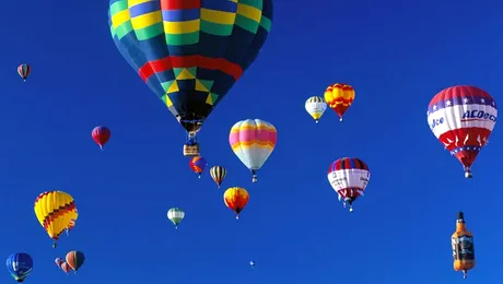 19 morți după prăbușirea unui balon cu aer cald în Egipt