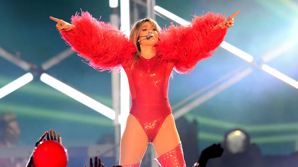 Jennifer Lopez a renunţat oficial la numele de familie al fostului ei soţ