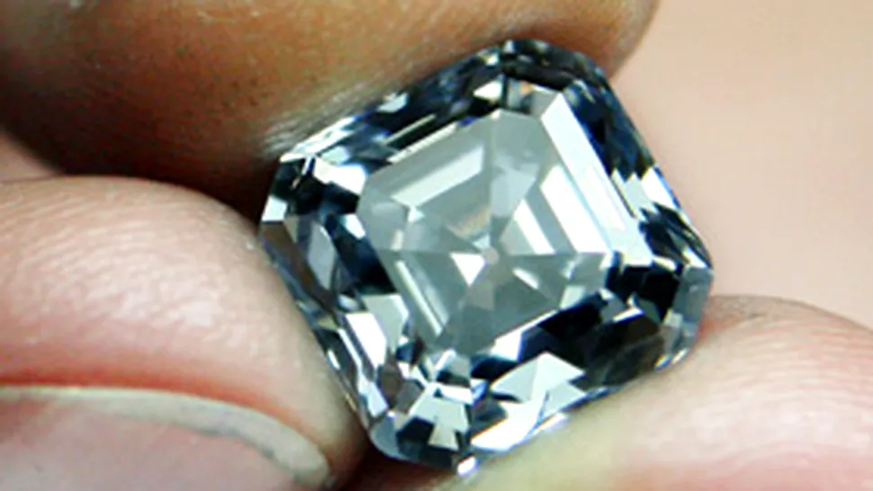 Aproape 3 milioane de euro pentru un diamant licitat!