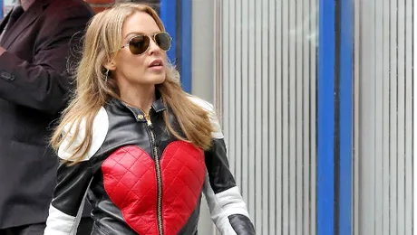 Kylie Minogue a trecut la rock