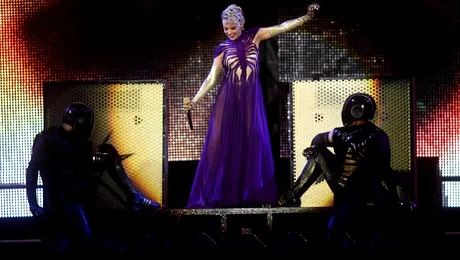 Kylie Minogue a deschis seria concertelor „tari”