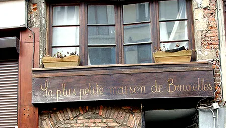 Cea mai mică locuință din Bruxelles e de vânzare! (Poze)