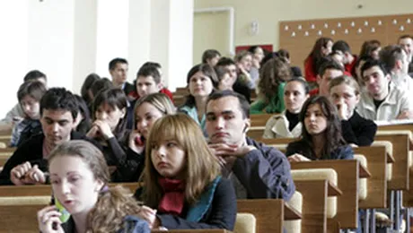 Doua universitati particulare au fost scoase in afara legii