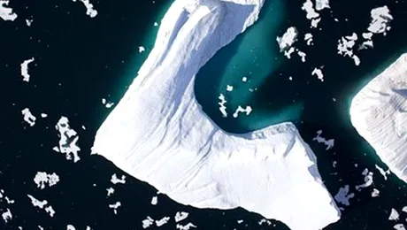 Un bloc de gheata de 260 km patrati s-a desprins din Groenlanda