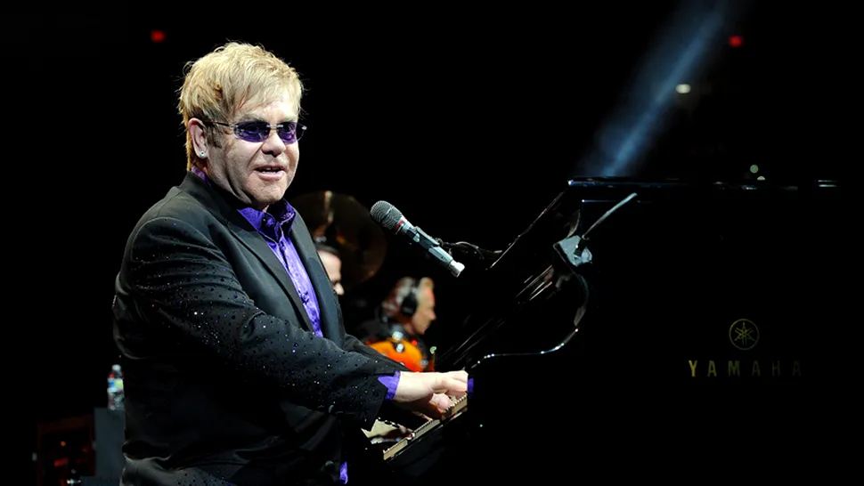 Elton John a fost internat și și-a anulat o serie de concerte