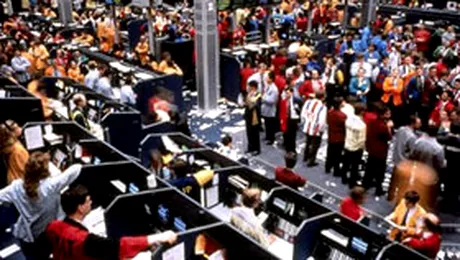 Dealerii de la Londra au spart pragul de 3,8 lei/euro