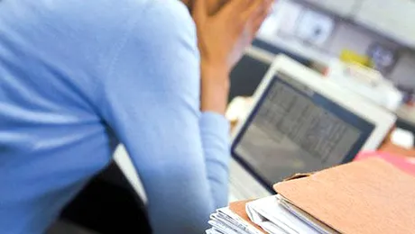 Prea mult timp la birou te poate îmbătrâni mai repede!