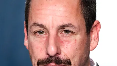 Momentul în care Adam Sandler a fost refuzat într-un restaurant pentru că nu a fost recunoscut