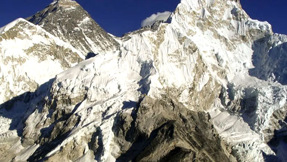 Un catarator pe Everest si-a gasit prietenul mort, conservat in gheata
