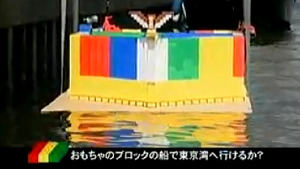Cat poate pluti o barca din Lego, pe apa? (Video)