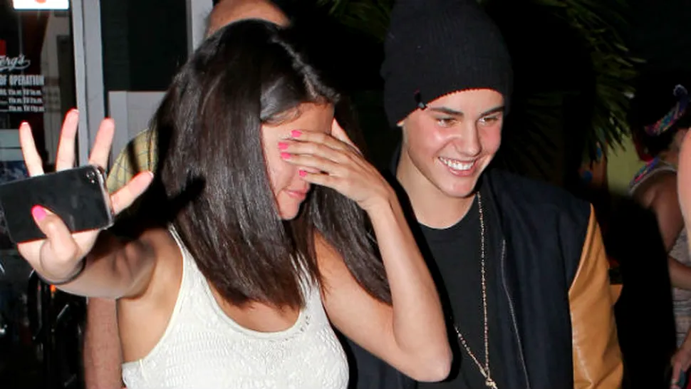 Justin Bieber şi Selena Gomez, surprinşi chercheliţi