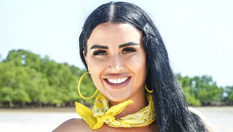 Daniela Crudu a descoperit un nou tip de machiaj în Madagascar: Masonanjany – FOTO