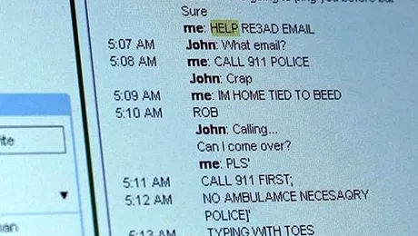 Legata de pat, a reusit sa isi alerteze iubitul tastand cu picioarele