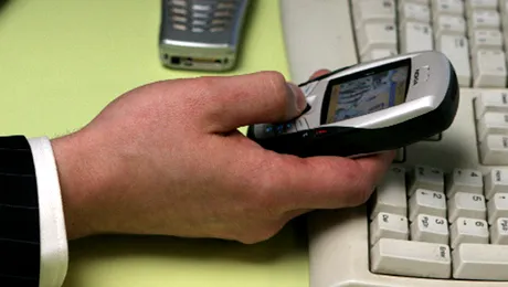 Vorbitul la telefon, in scadere drastica!
