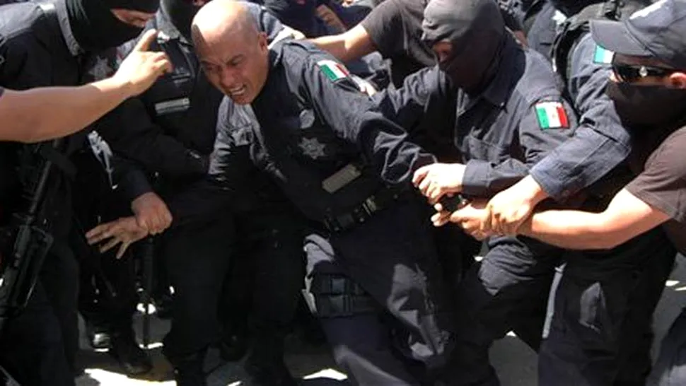 1.000 de politisti mexicani, dati afara pentru ca nu-si faceau treaba