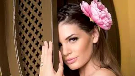 Monica Columbeanu s-a dezbracat pentru un spot publicitar (poze)