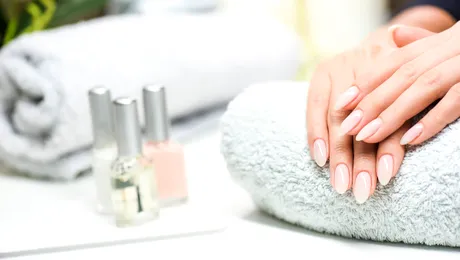 Este greu de lucrat cu oja semipermanentă? Află ce e mit, ce e realitate