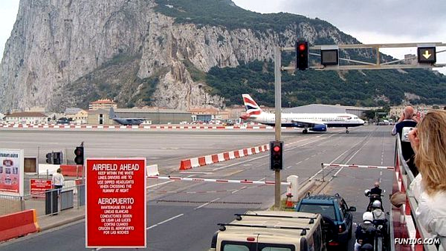 Aeroportul din Gibraltar - peninsula Gibraltar