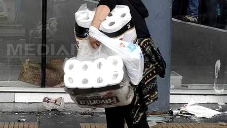 Chinezii falsifica tot ce prind, inclusiv hartia igienica!