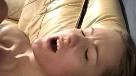 Motivul incredibil pentru care un bărbat a fost bătut de prietena sa cu 20 de ani mai în vârstă