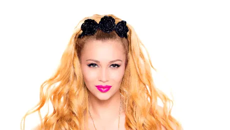 Ce face Lora de Crăciun?