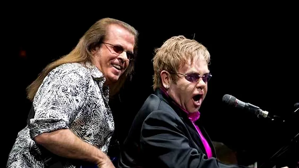 Basistul lui Elton John a fost găsit mort