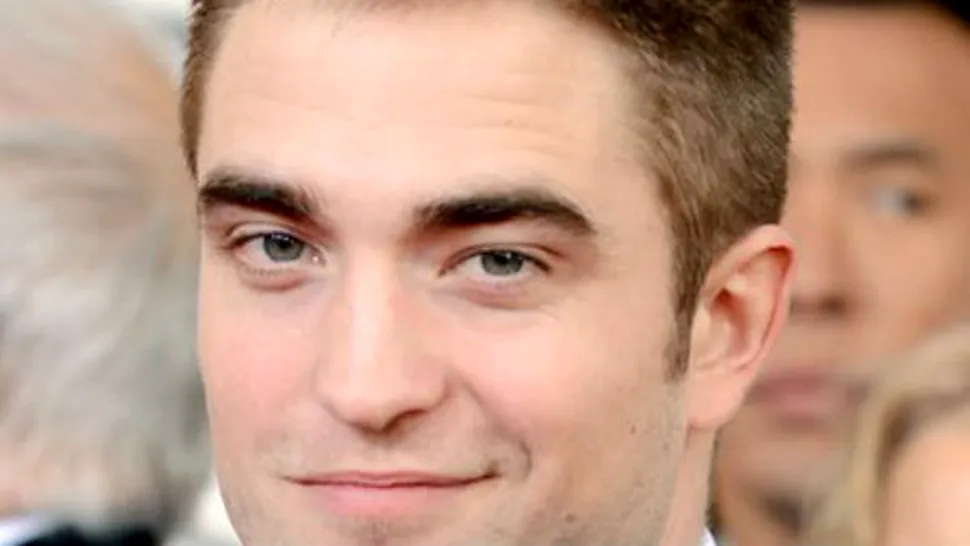 Logodna actorului Robert Pattinson, reală sau doar o glumă de 1 aprilie?!