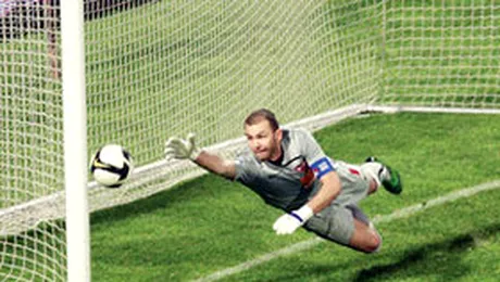 AS Roma il asteapta pe Lobont