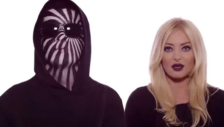 Cum arată, fără mască, solistul Carla’s Dreams!