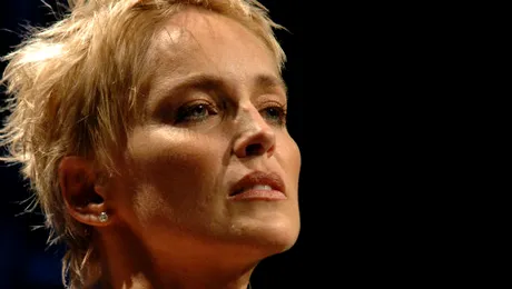 Vedete hollywoodiene agresate de fani