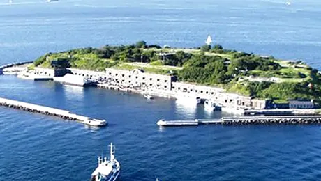 Cea mai mare insula artificiala din lume e de vanzare!