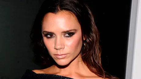 Victoria Beckham îşi donează hainele