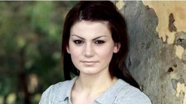 Fata care este alergica la apa