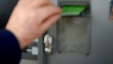 Bancpost isi lasa clientii fara bani si carduri