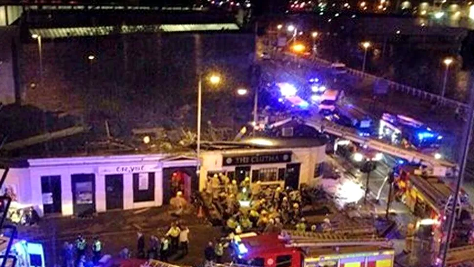 Glasgow: Un elicopter al poliției s-a prăbușit peste un bar plin de oameni