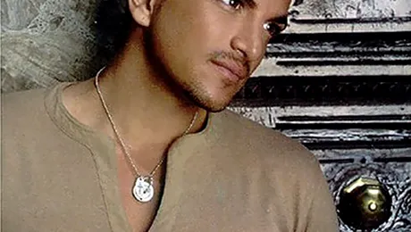 Peter Andre lanseaza o gama de parfumuri pentru femei