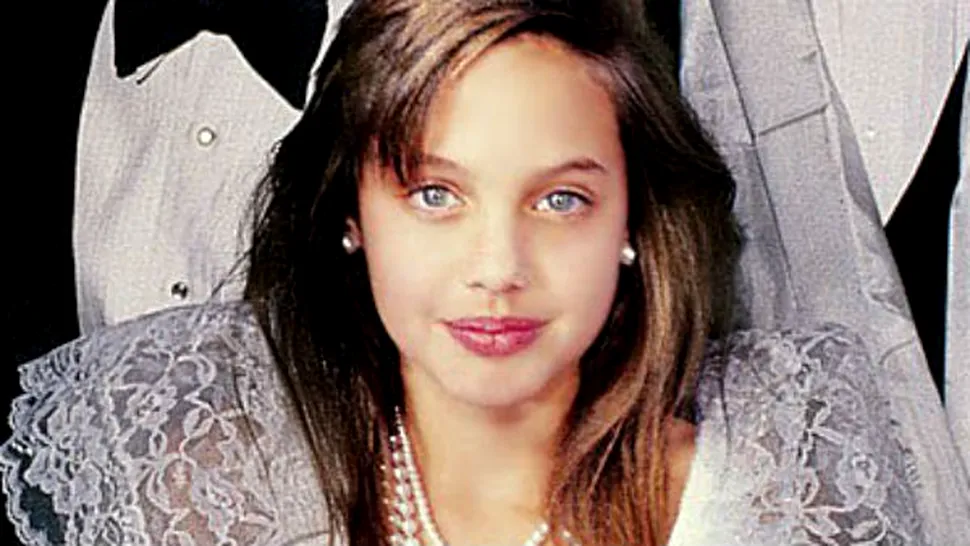 
Motivul incredibil pentru care Angelina Jolie se vopseşte de la cinci ani!
