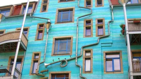 Peretele care canta cand ploua