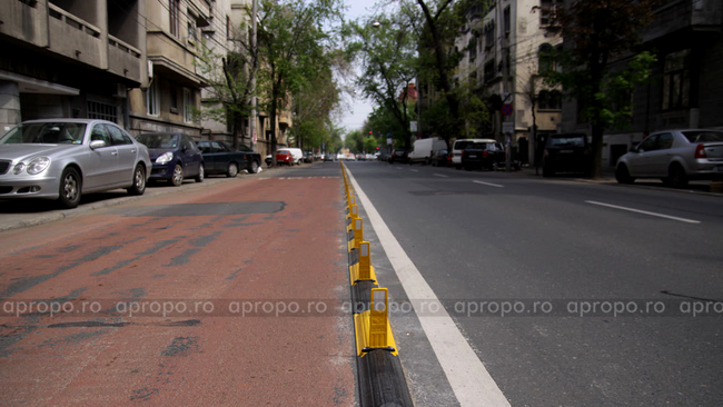Liniste si pace: Separatoare de sens pe bulevardul Dacia, langa A.S.E.