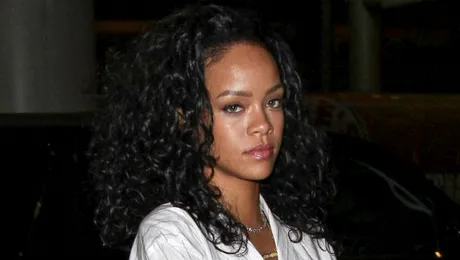 Rihanna, hărţuită de un cerşetor