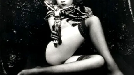 La 11 ani, a apărut goală în PLAYBOY! – Imagini controversate