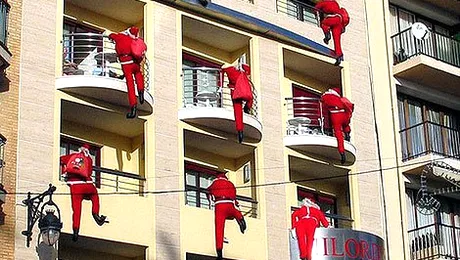 Sectorul 3 nu este in criza: Primaria monteaza figurine 3D si pitici de 100.000 de euro